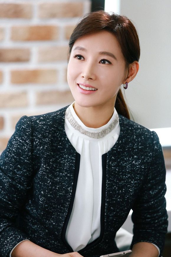  p data-id="gnwk3u1fyb">都知嫄,1968年3月12日出生于韩国首尔特别市