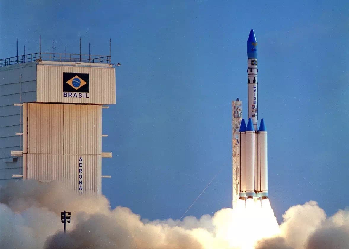  p>vls运载火箭是由巴西航空部的下属机构巴西航空航天技术中心负责