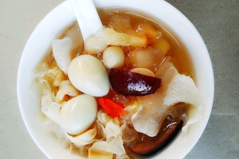 雪耳红枣鸡蛋糖水