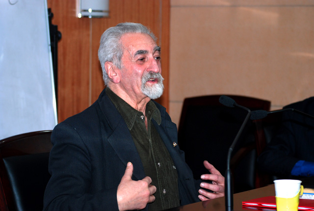  p>李福清,苏联,俄罗斯汉学家.苏联科学院通讯院士.