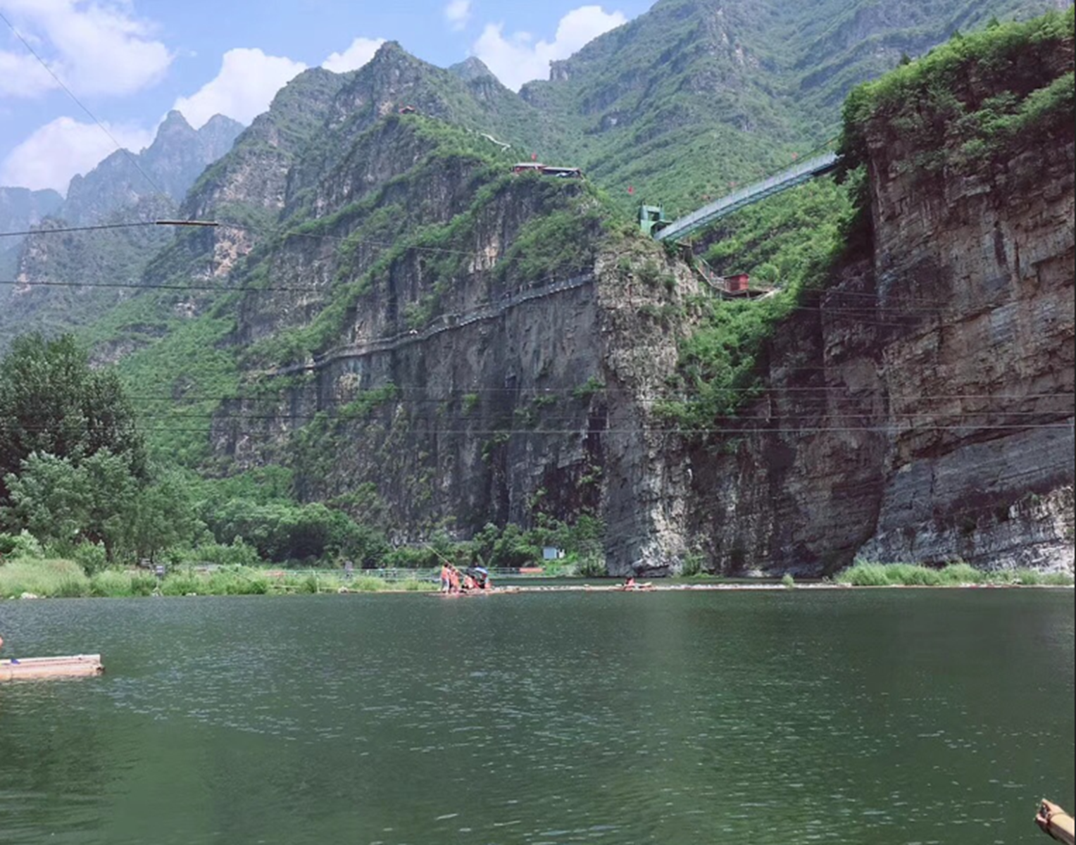  p>十渡风景区位于北京市房山区西南,有着中国北方唯一一处大规模