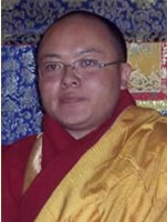  p>唐巧奥萨堪布是四川省色达县大瑜珈士桑吉嘉措活佛及虹光成就者