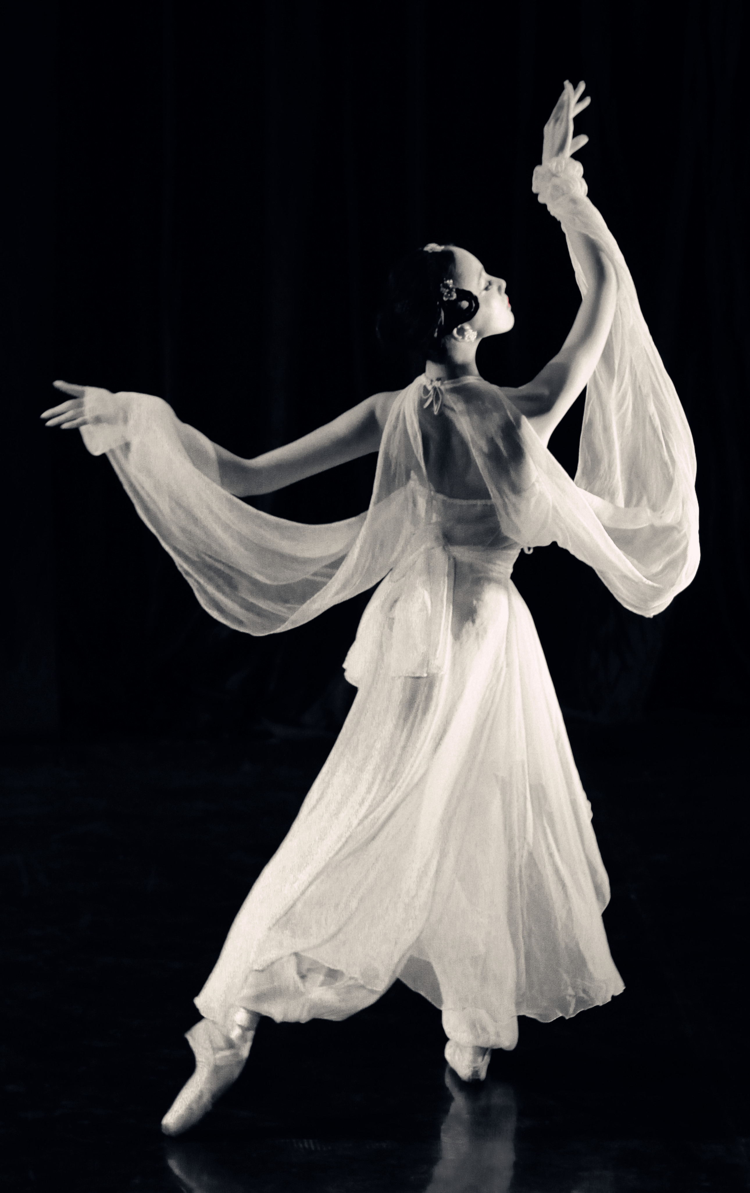  p>邱思婷,著名旅德芭蕾舞蹈家,艺术制作人,被西方媒体高度赞誉为"