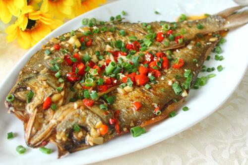 香煎翘嘴鱼