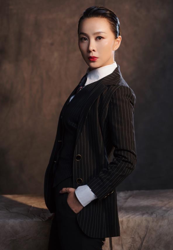  p>魏一,1983年4月5日出生于安徽省,中国女演员,制片人,魔术师,毕业于