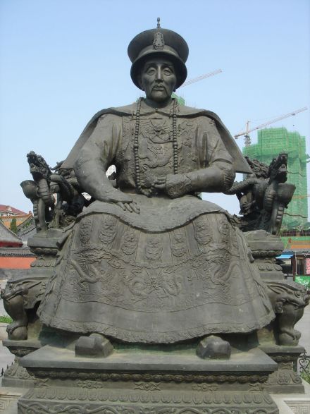 安排编纂《全唐诗》的康熙