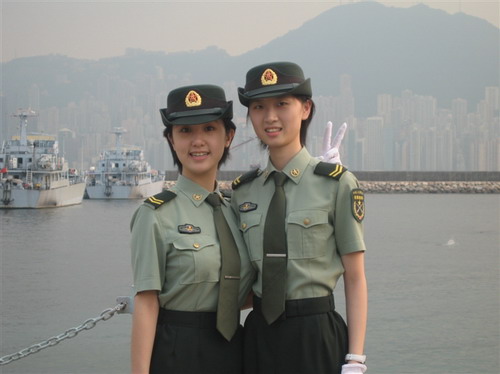 data-lemmaid="10617518">驻港部队 /a>女兵,退役后经努力学习,2009年