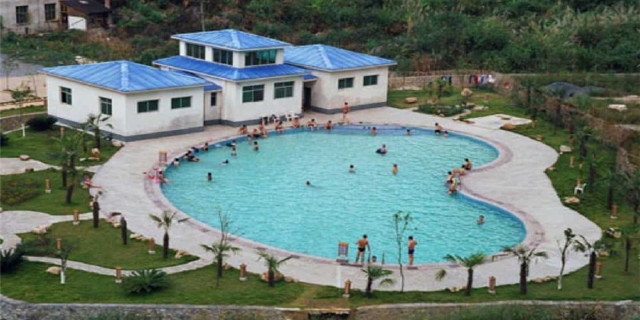  p>罗泉地热温泉:距 a href="#" data-lemmaid="1086398">汝城 /a>