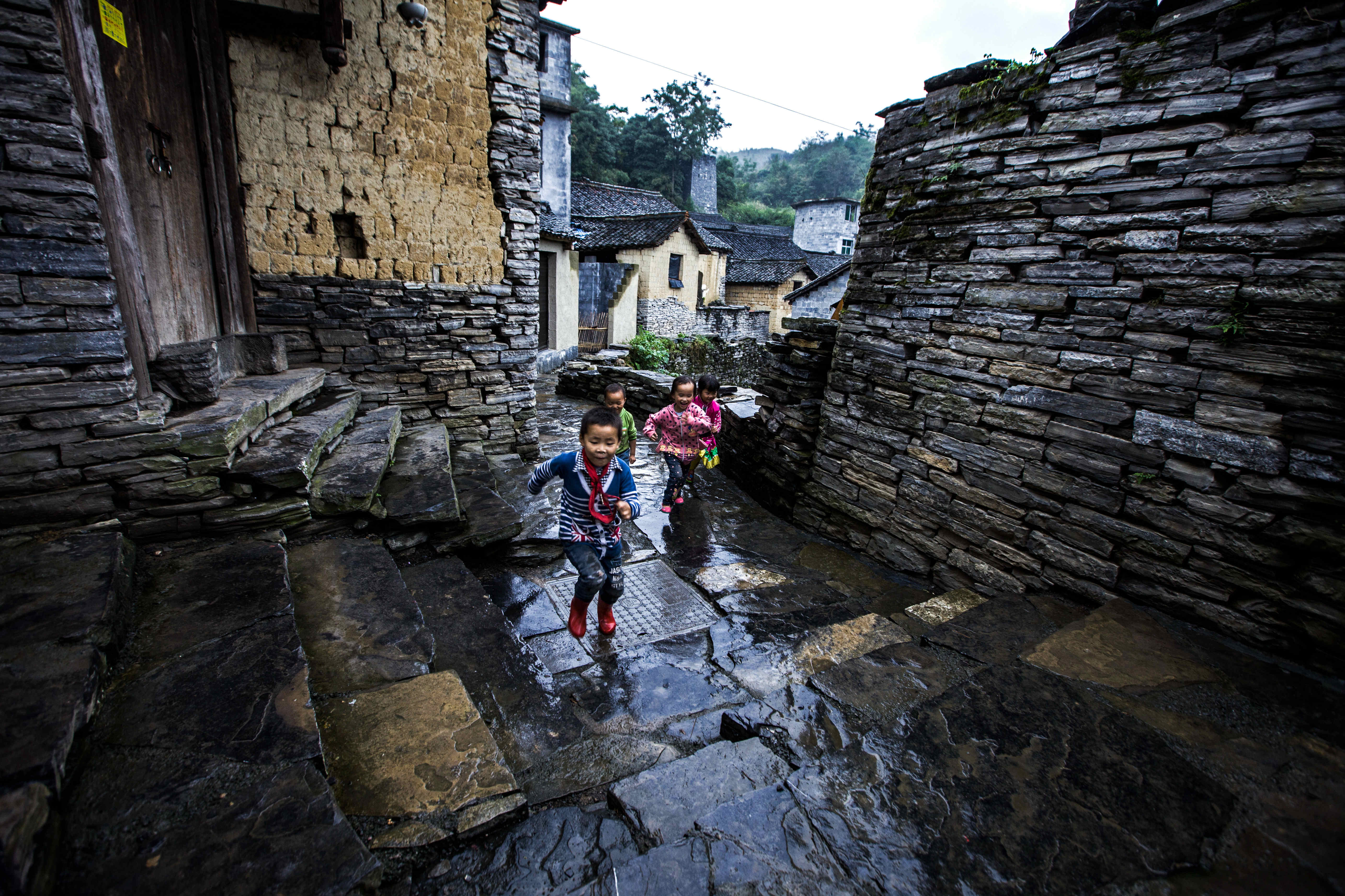 gnavmdpxjo">老家寨位于湖南省湘西土家族苗族自治州凤凰县山江镇北部