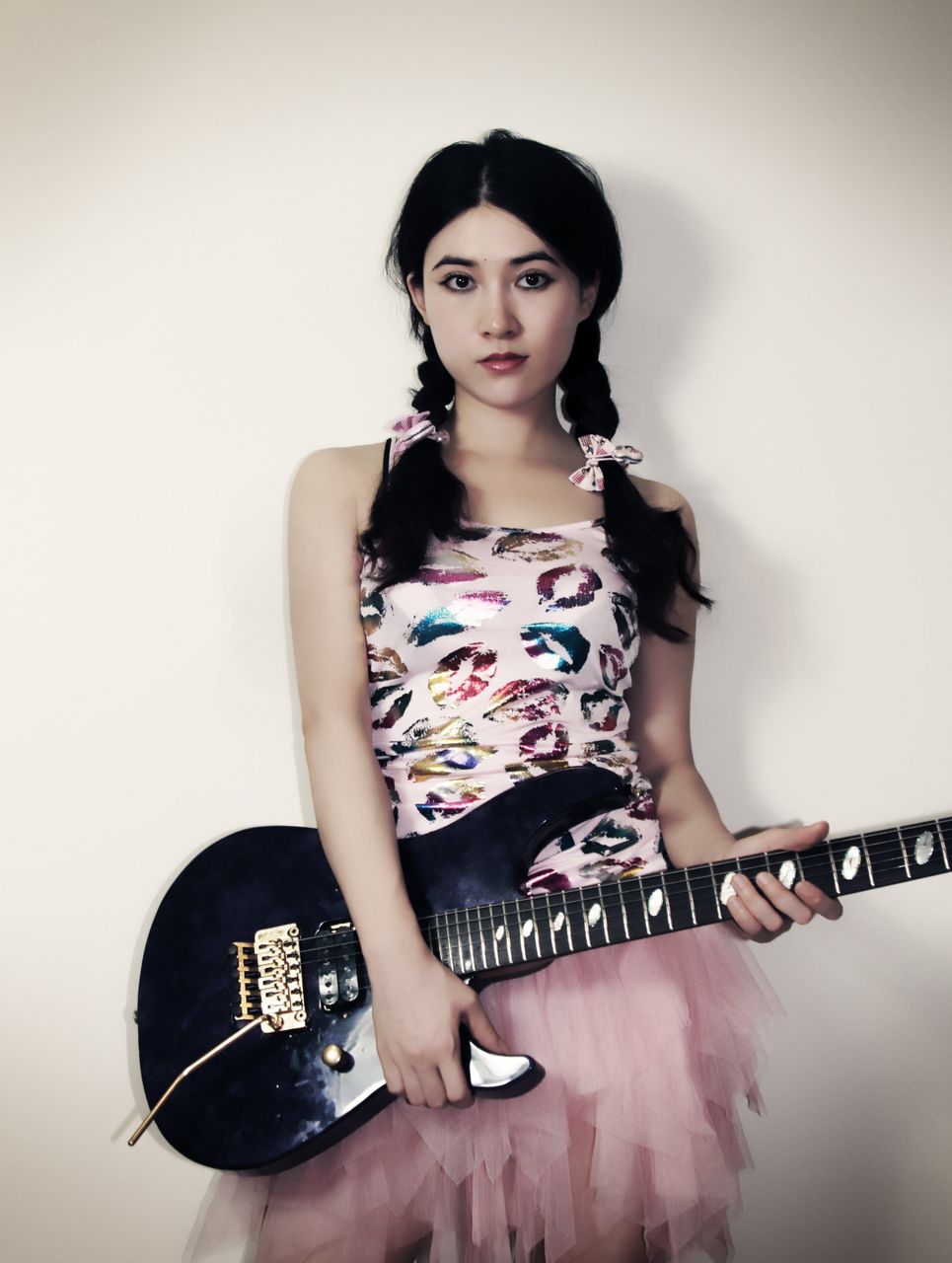  p>吕美乐,中国著名美女 a target="_blank" href="/item/吉他手
