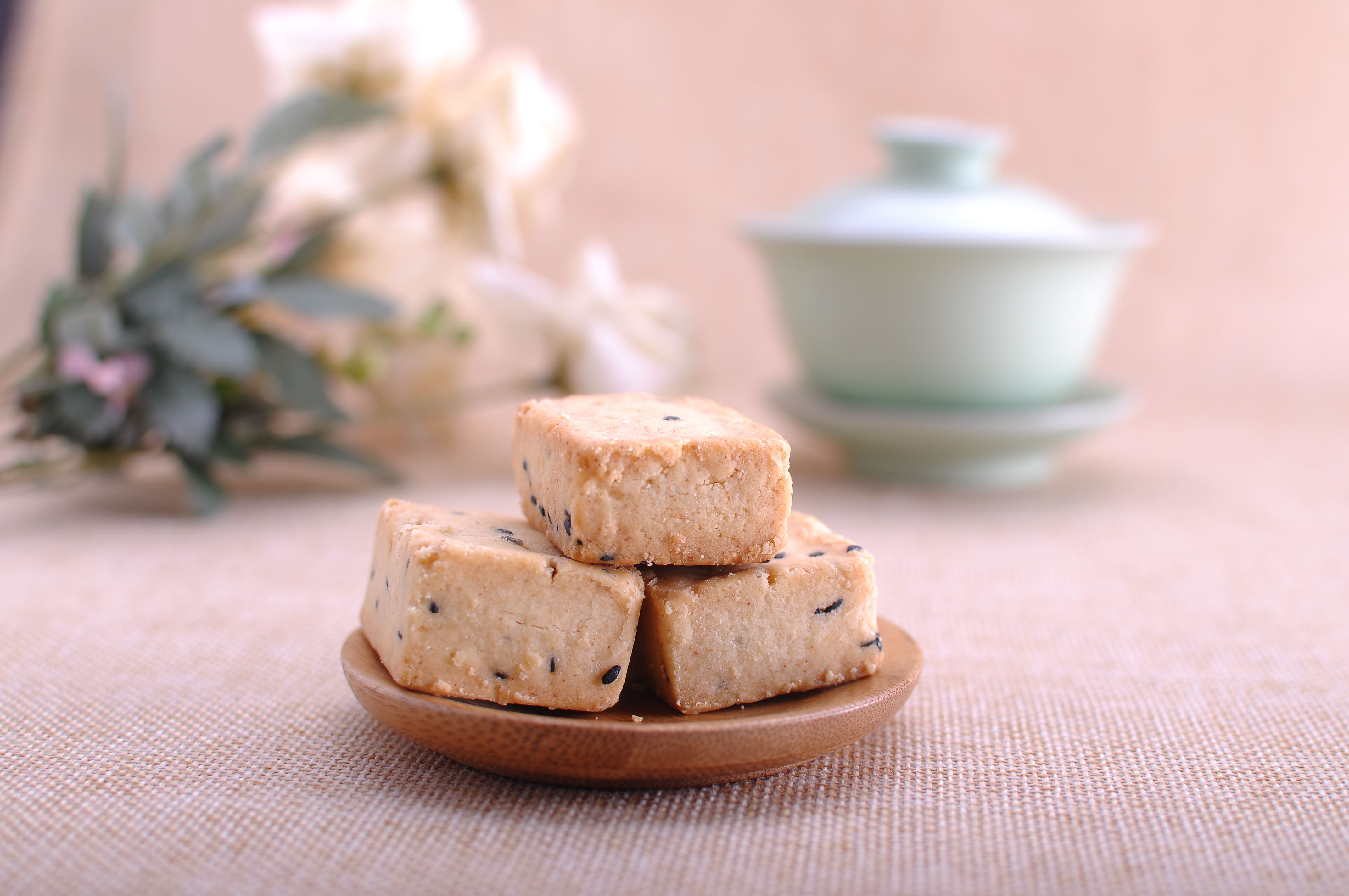  p>桂花糕是已有300多年历史,是用 a target="_blank" href="/item