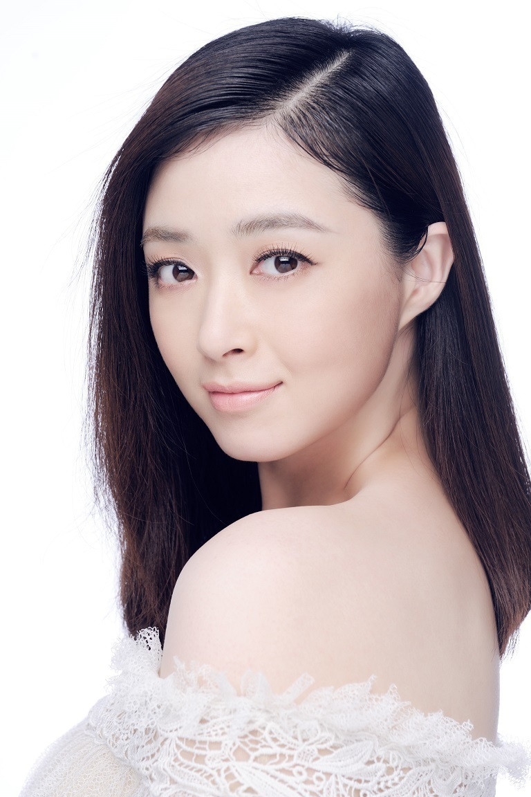 蒋欣,1983年5月8日出生于新疆维吾尔自治区乌鲁木齐市,中国内地女演员