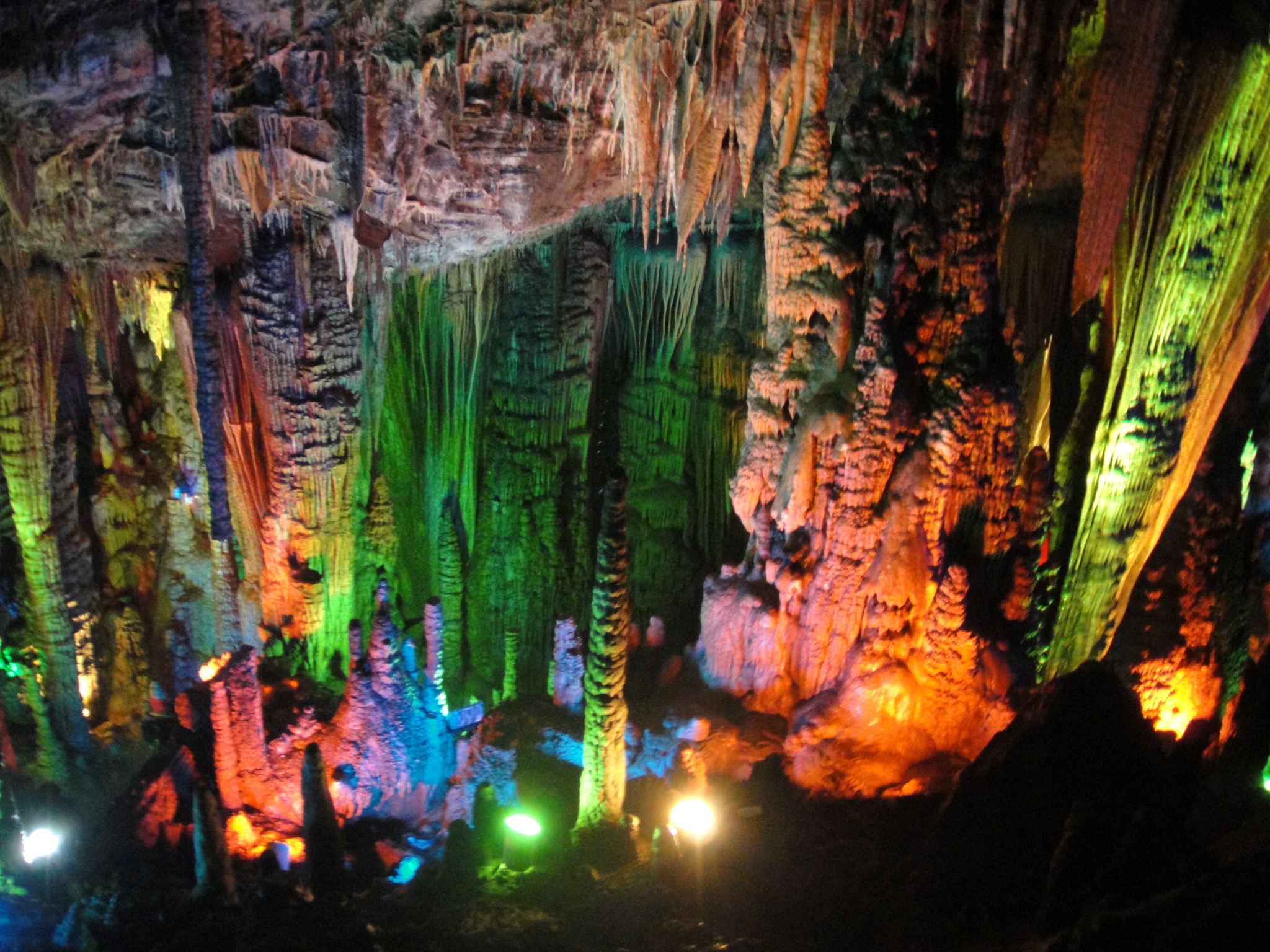  p>广东阳山国家地质公园是位于广东省清远市阳山县境内,面积79.