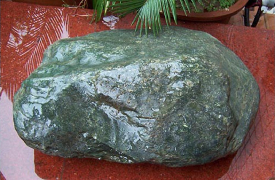  p>为火成岩的一类.火成岩(igneousrock)由岩浆(magma)直接凝固而成.