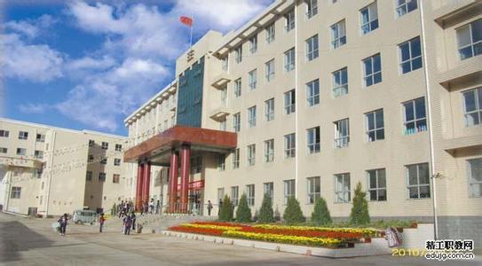  p>赤城职教中心建校于1978年,伴随着改革开放的步伐,已走过了三十五