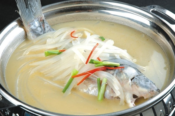 鲫鱼萝卜丝汤