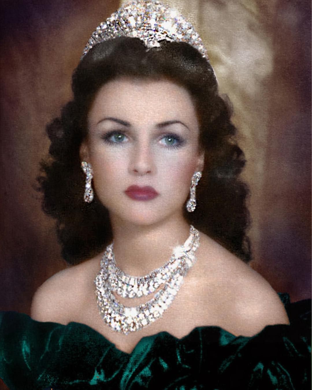  p> a href="#">法丝亚·福阿德 /a>(fawzia fuad),出生于1921年11月5