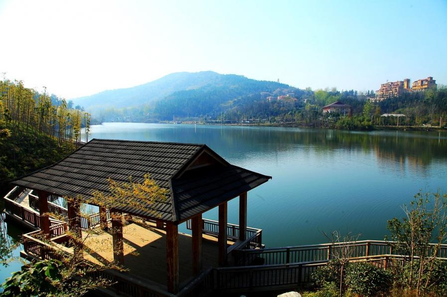  p>凤凰温泉旅游区位于湖北省襄阳市智慧之神 a target="_blank" href