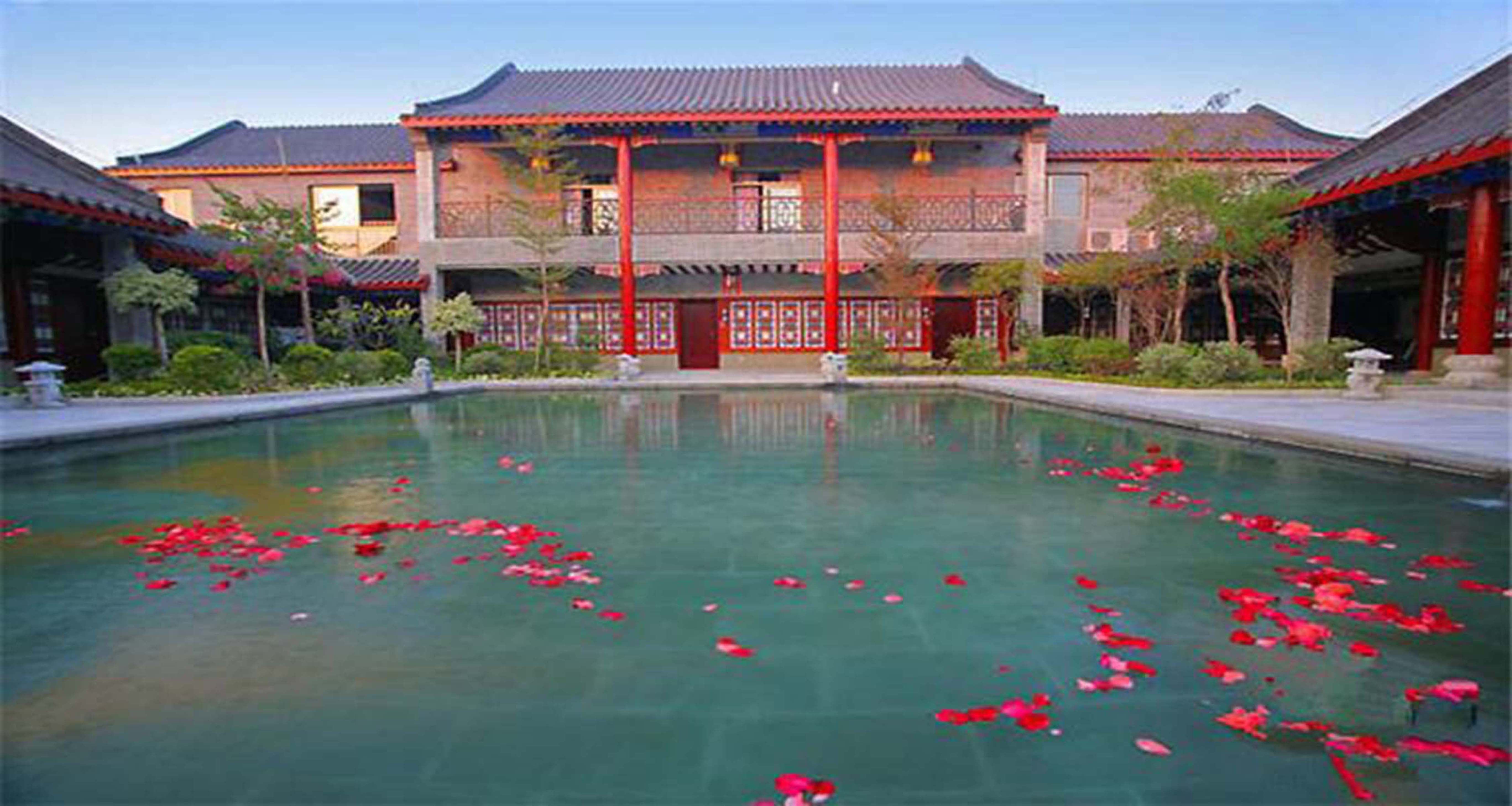  p> a target="_blank" href="/item/三水">三水 /a>温泉度假村位于