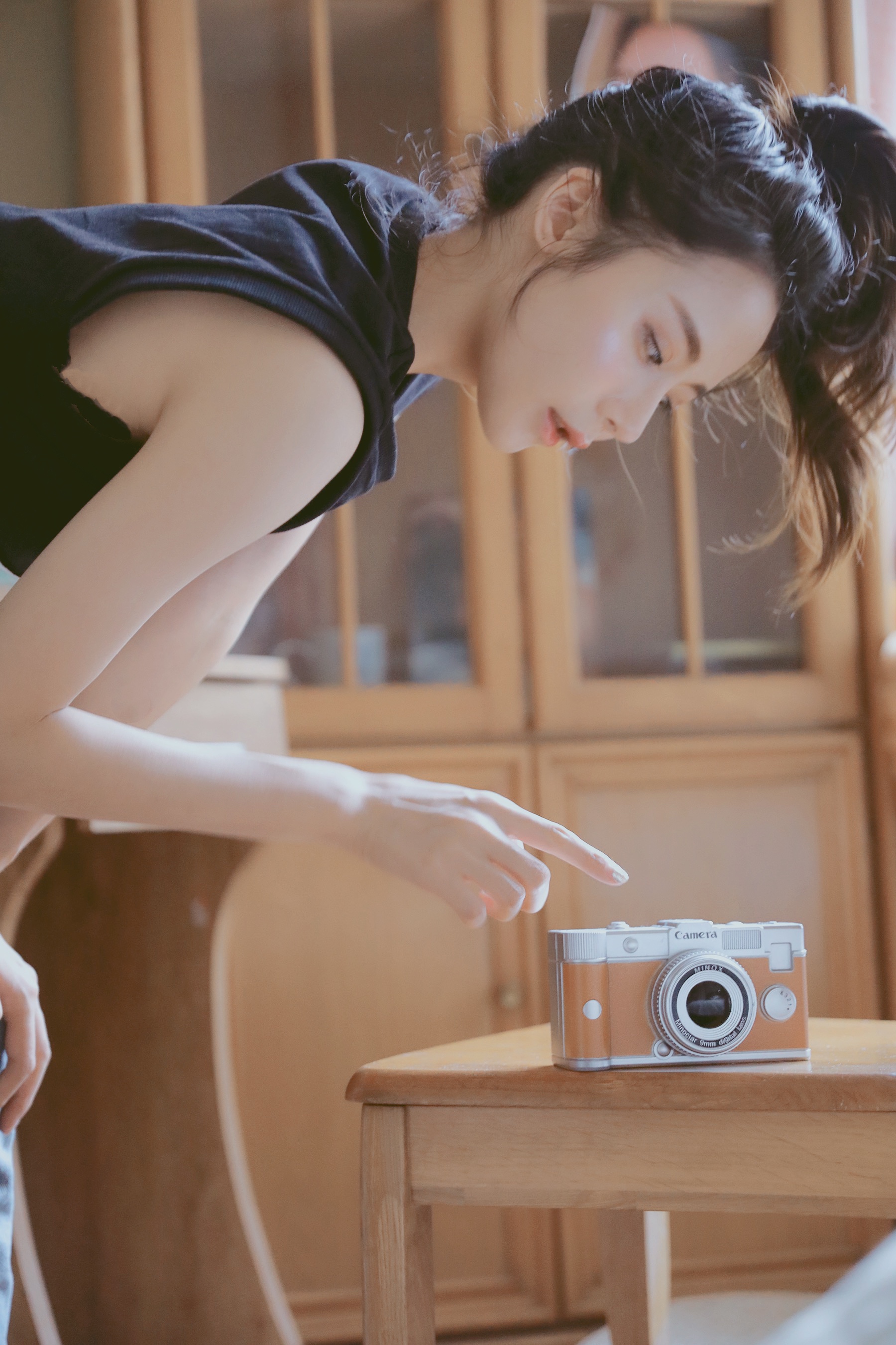  p data-id="gnbv7bfg74">王芯芯(rella),1993