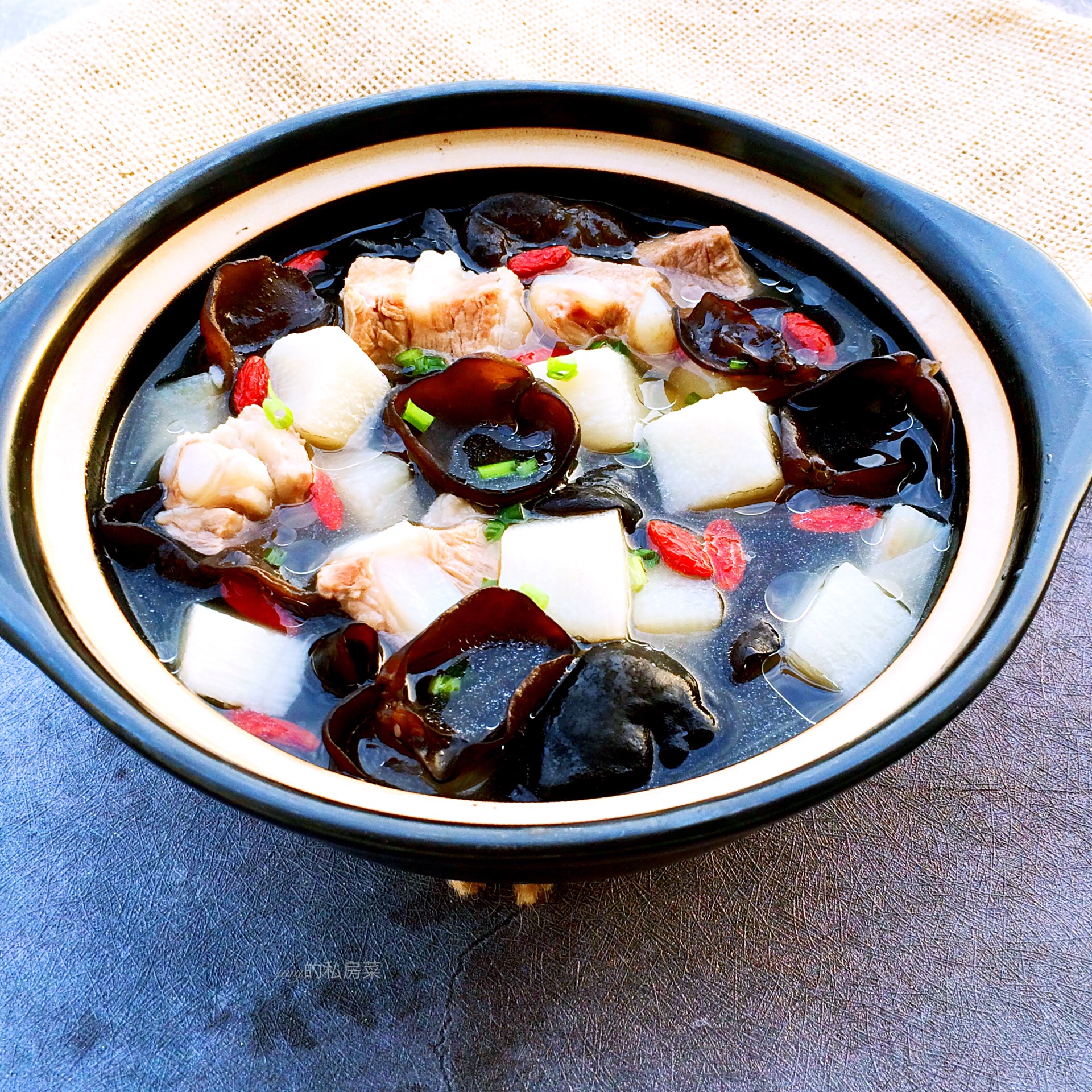 山药木耳胡萝卜煲