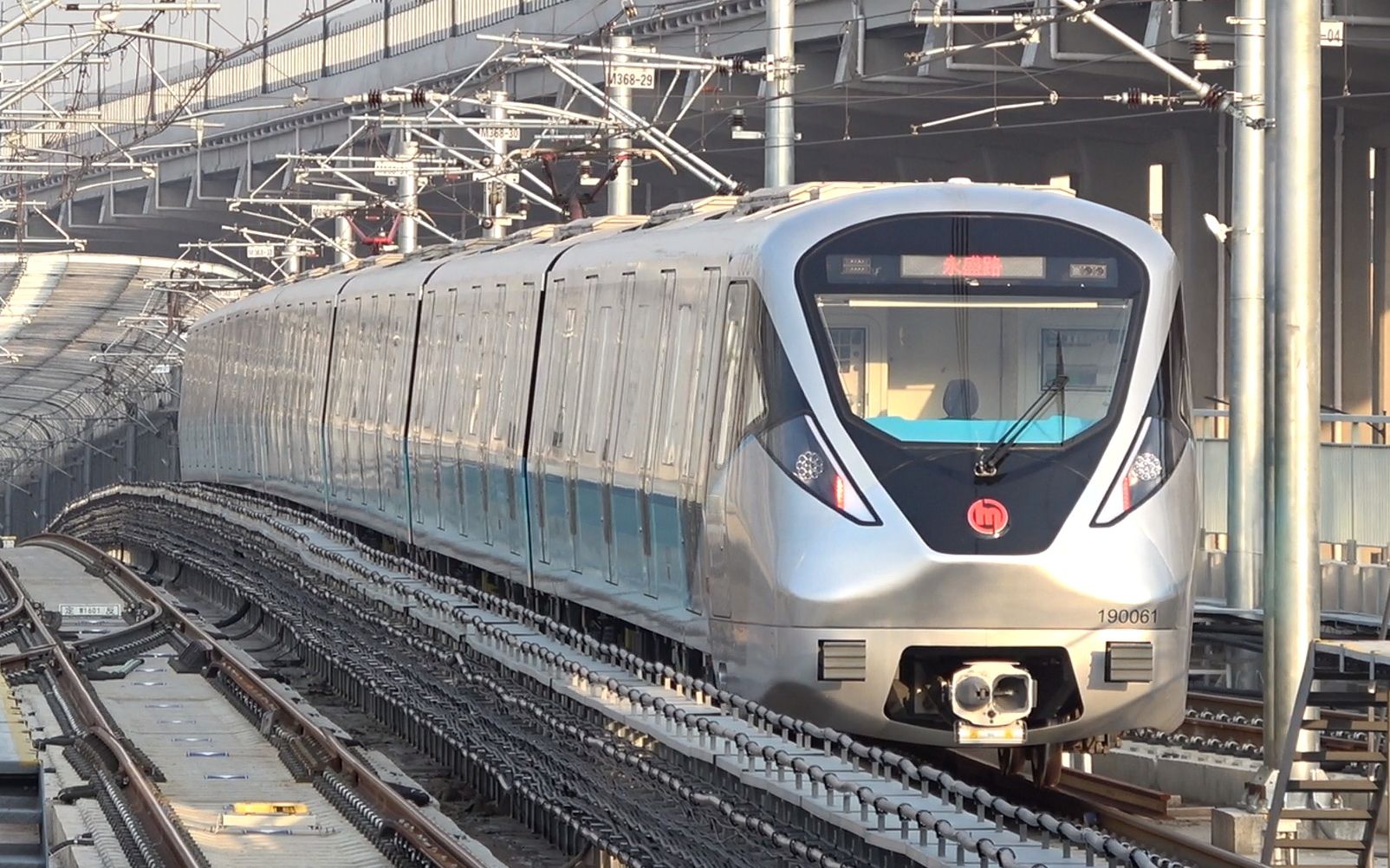  p data-id="gnx922z5up"> b>城市轨道交通车型 /b>是指地铁,轻轨