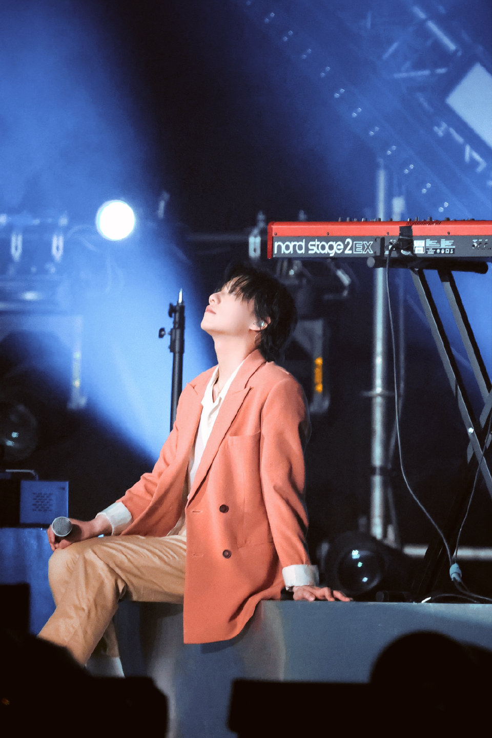 data-lemmaid="53280298">气运联盟乐团 /a>主唱兼键盘手,《 a