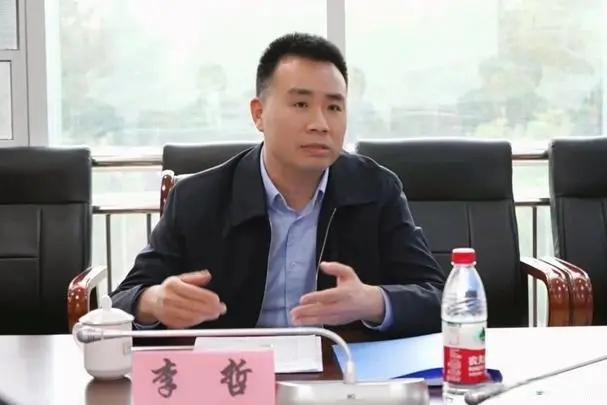  p data-id="sz6afzmcluky">李哲,曾任沧州市中级人民法院党组副书记