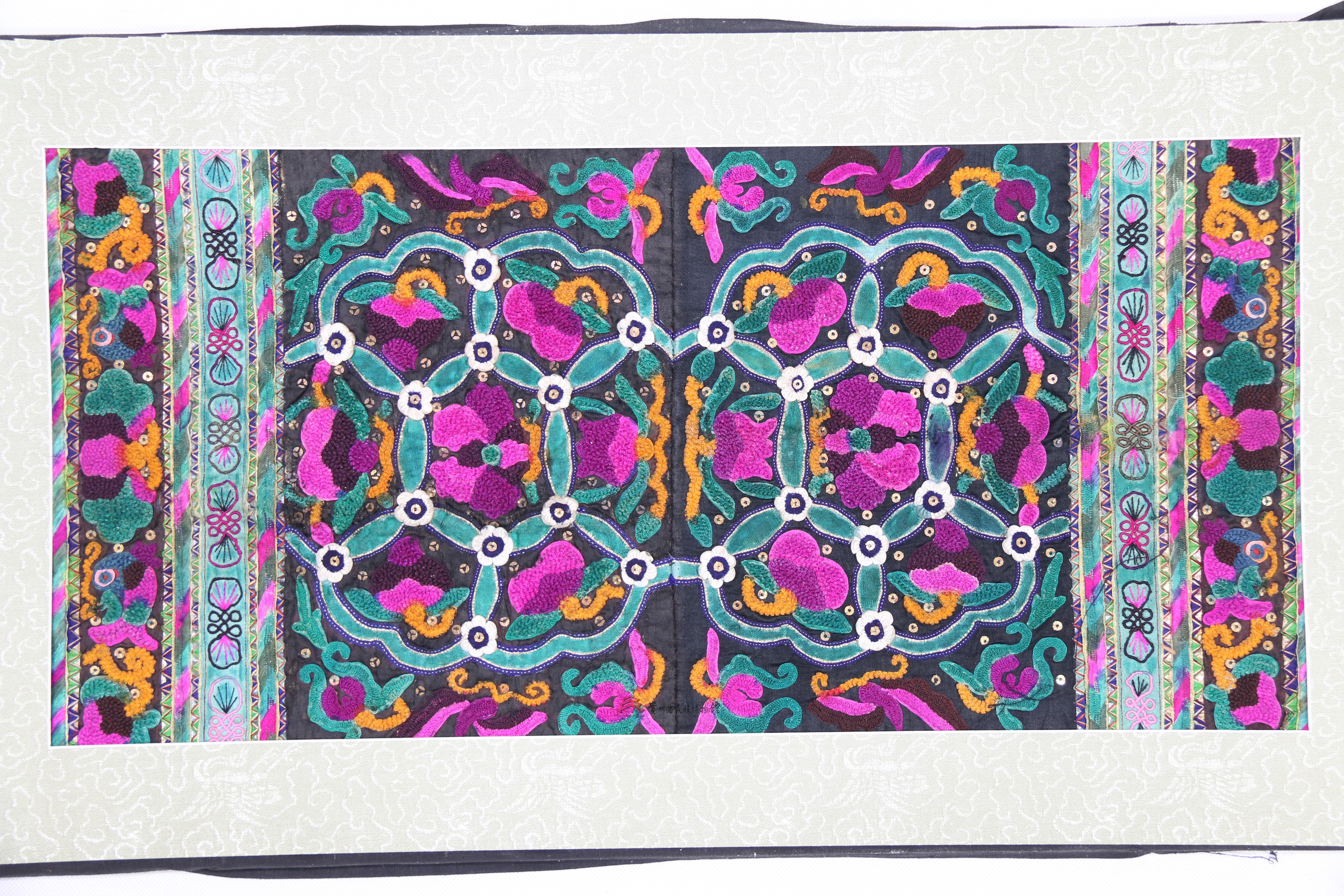 当代雷山苗族锁宝绣铜钱纹绣片