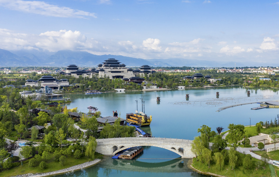 兴汉胜境景区