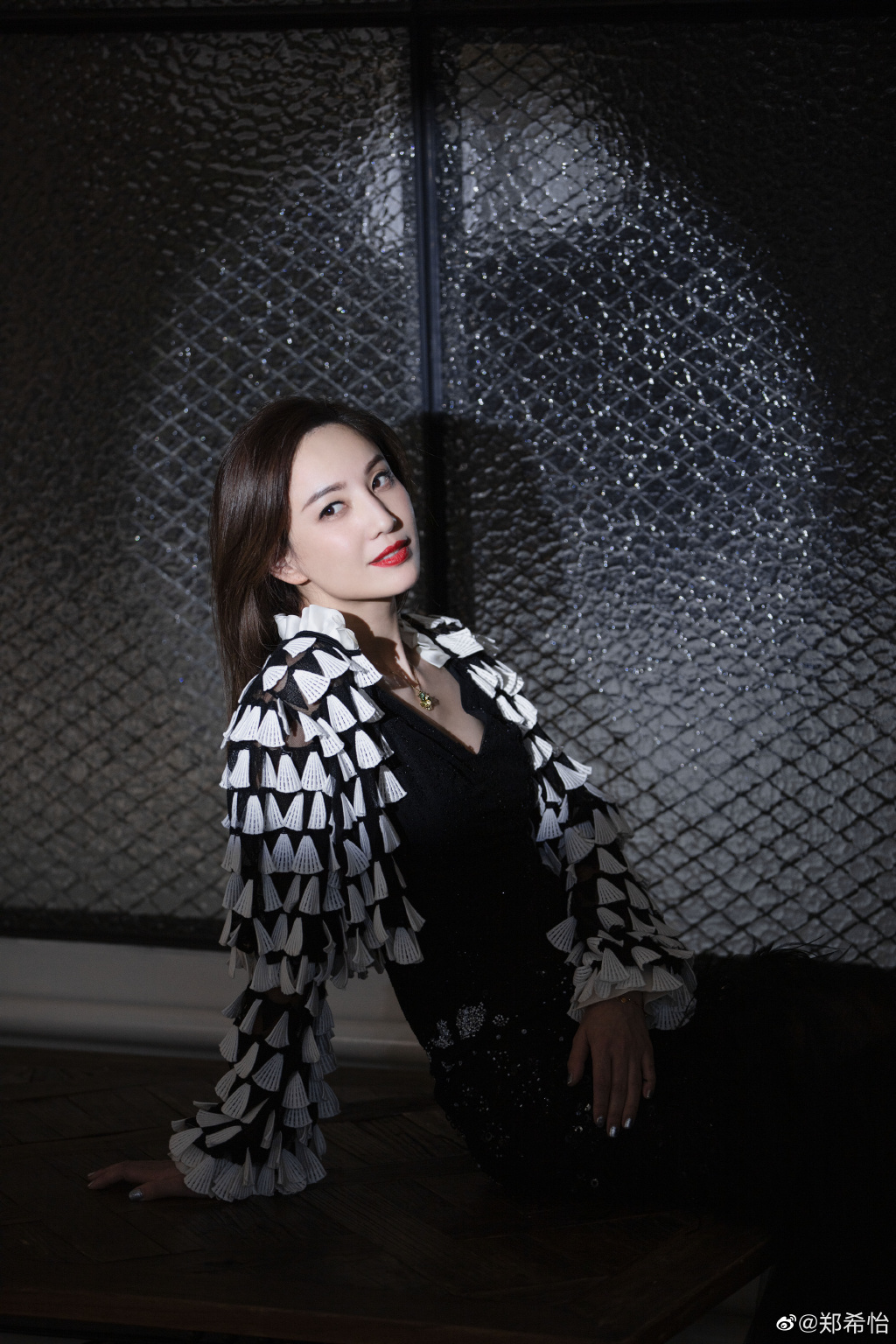  p>郑希怡,1981年9月6日出生于上海市,中国香港女歌手,演员, a target