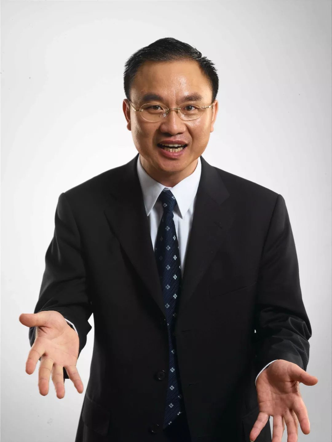 锡恩 /a>集团董事长," a target="_blank" href="/item/海归/2348219"