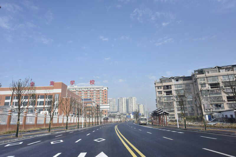 子午西路位于张家界永定区大庸桥街道,子午西路项目走向为沿原子午