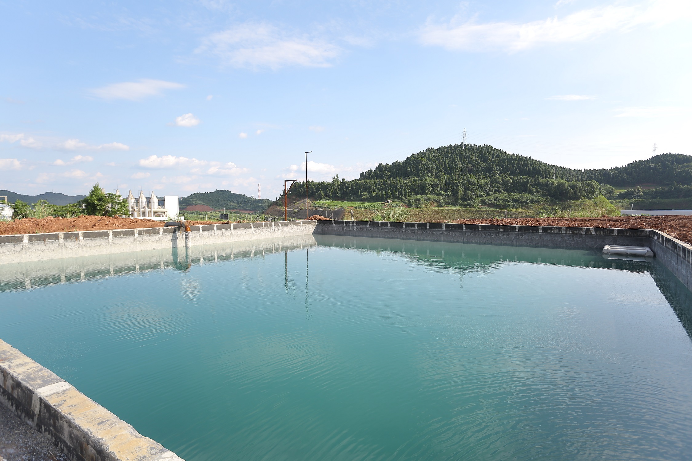 位于有着中国古代第五大发明之称的"卓筒井"故里—四川大英县