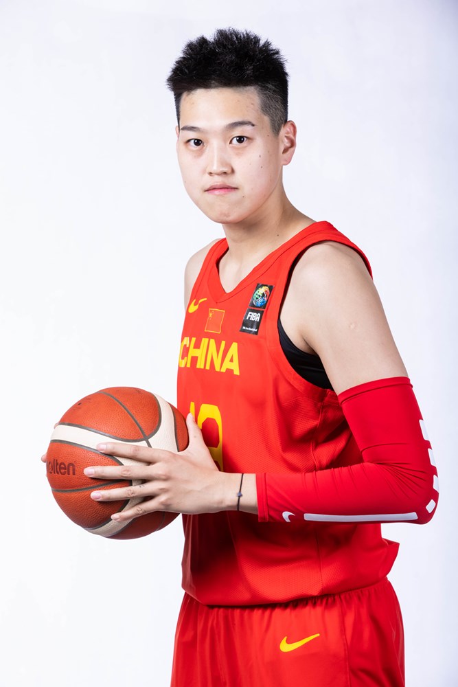  p>杨衡瑜,湖北武汉人,女篮运动员,司职 a target="_blank" href="