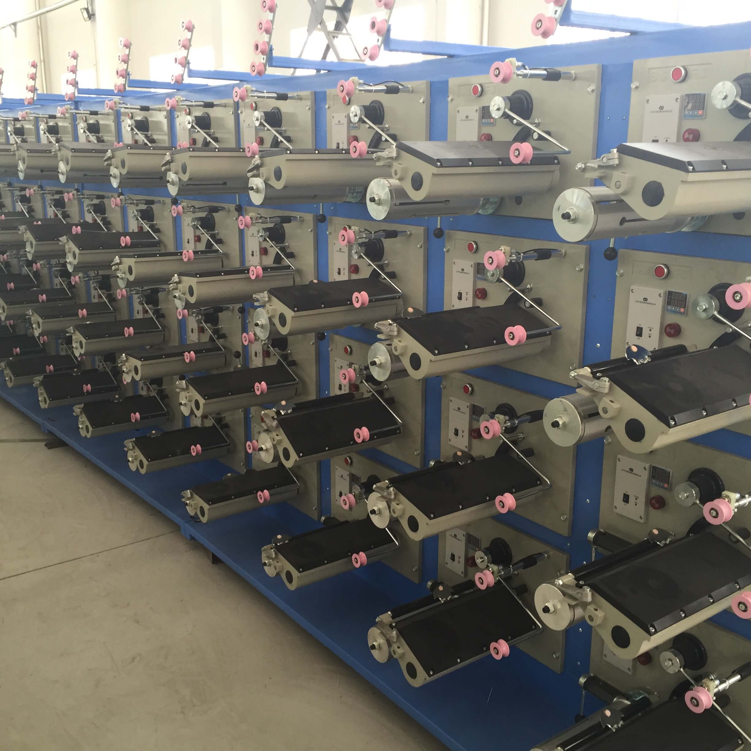  p>短纤维卷绕机 take-up machine for staple ibre位于化纤纺丝甬道