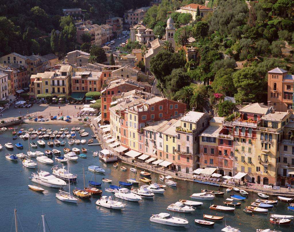 菲诺(portofino),位于意大利西北部里格连海岸东面著名的旅游海港小镇