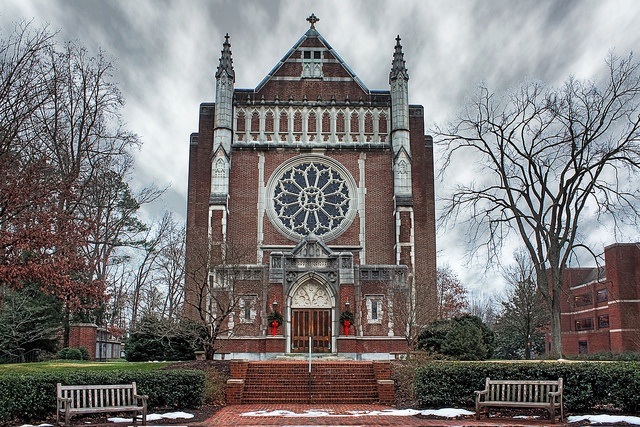  p>里士满大学是 a href="#" data-lemmaid="125486">美国 /a>极富