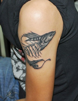 鱼刺纹身