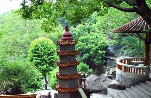  p data-id="gnb9ts6wei">青云岩风景区位于达濠区东南的大了望山