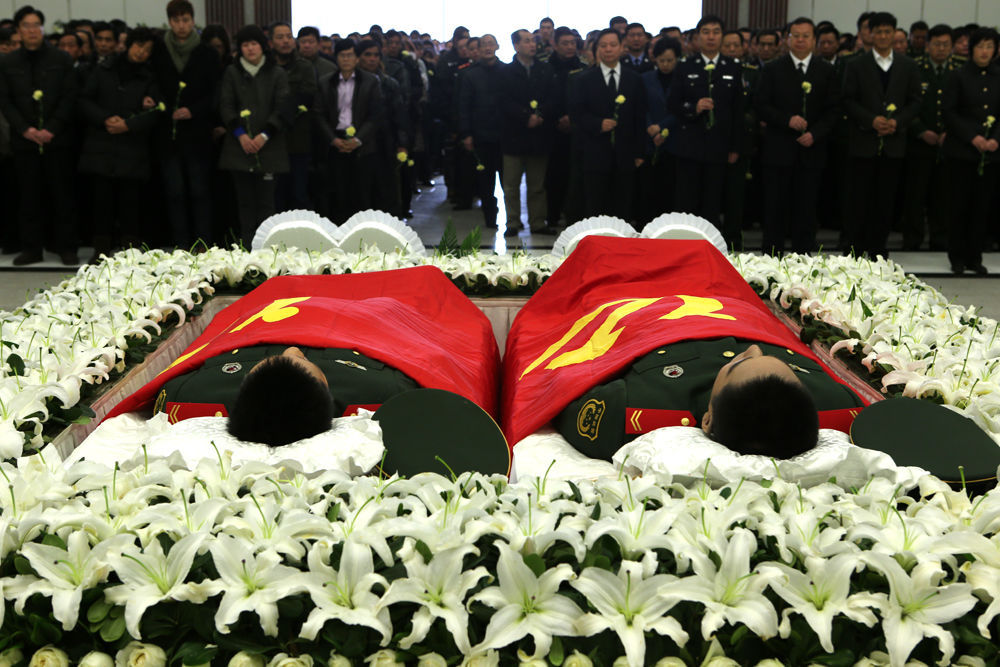 陆晨,孙络络烈士追悼大会