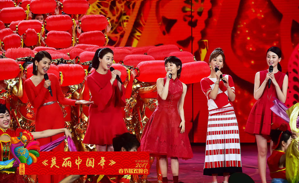  p>乔欣,1993年11月23日出生于黑龙江省哈尔滨市,中国内地女演员,毕业