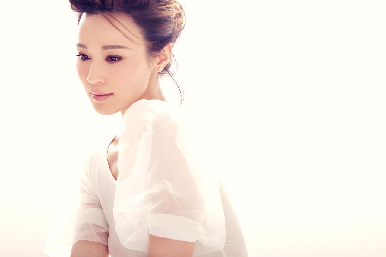  p>石筱群(shi xiao qun),原名石小群,1980年12月24日出生于浙江省