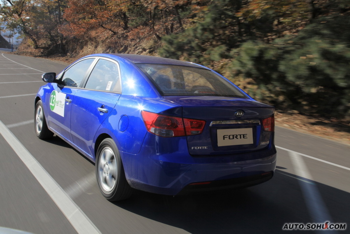  p>起亚福瑞迪是起亚新一代全球战略车型,起亚福瑞迪(forte)是起亚