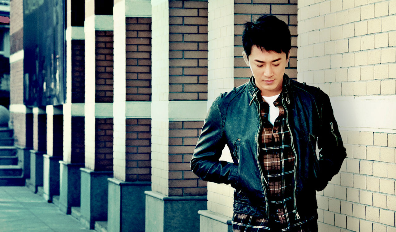  p>林峰,1979年12月8日生于福建厦门,中国香港影视男演员,流行乐歌手.