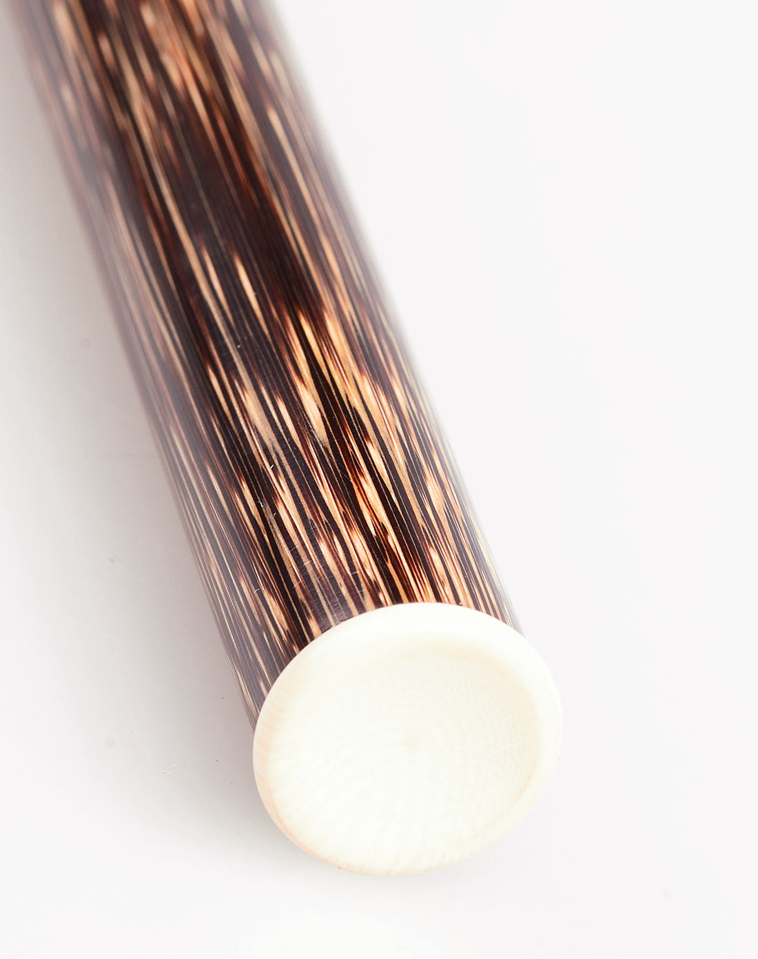  p>金丝竹,别名黄金间碧玉竹,青丝金竹, a href="#" data-lemmaid="