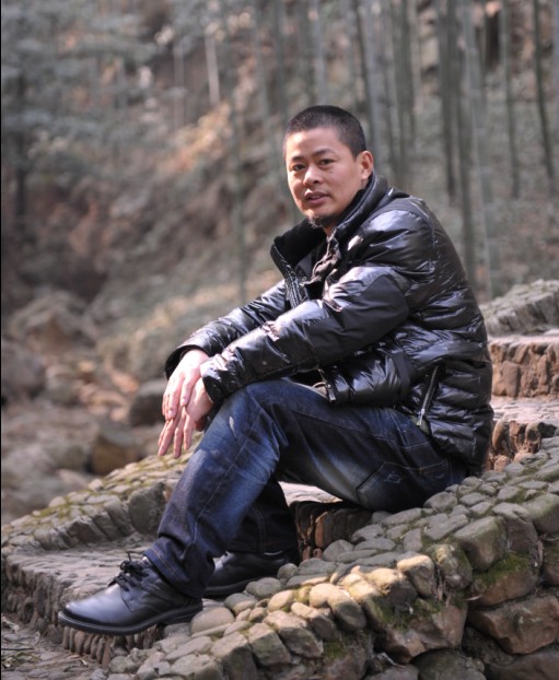 吴震