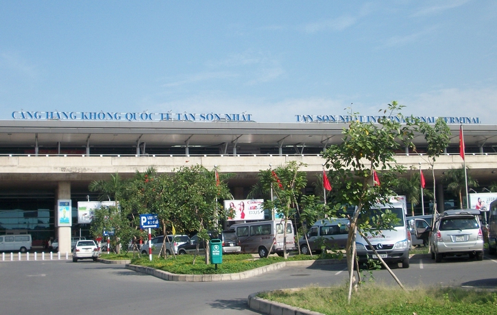  p>胡志明市新山一国际机场(越:c   ng hàng kh&ocirc;ng qu   c