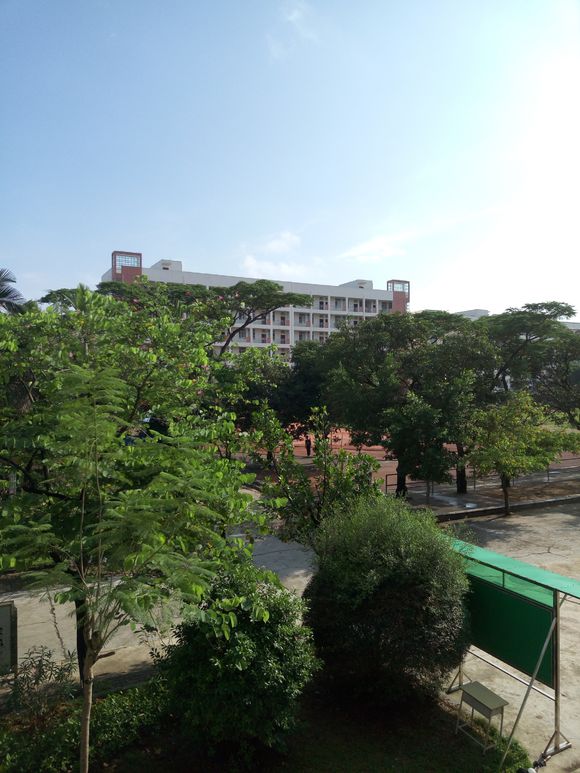  p>南宁市第二十四中学,创建于1971年,是市教育局直属完全中学,自治区