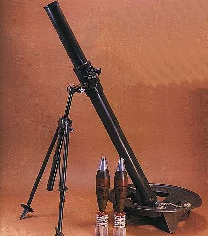  p>m2 60迫击炮是美国仿自法国的布蓝德60毫米迫击炮,1938年起装备